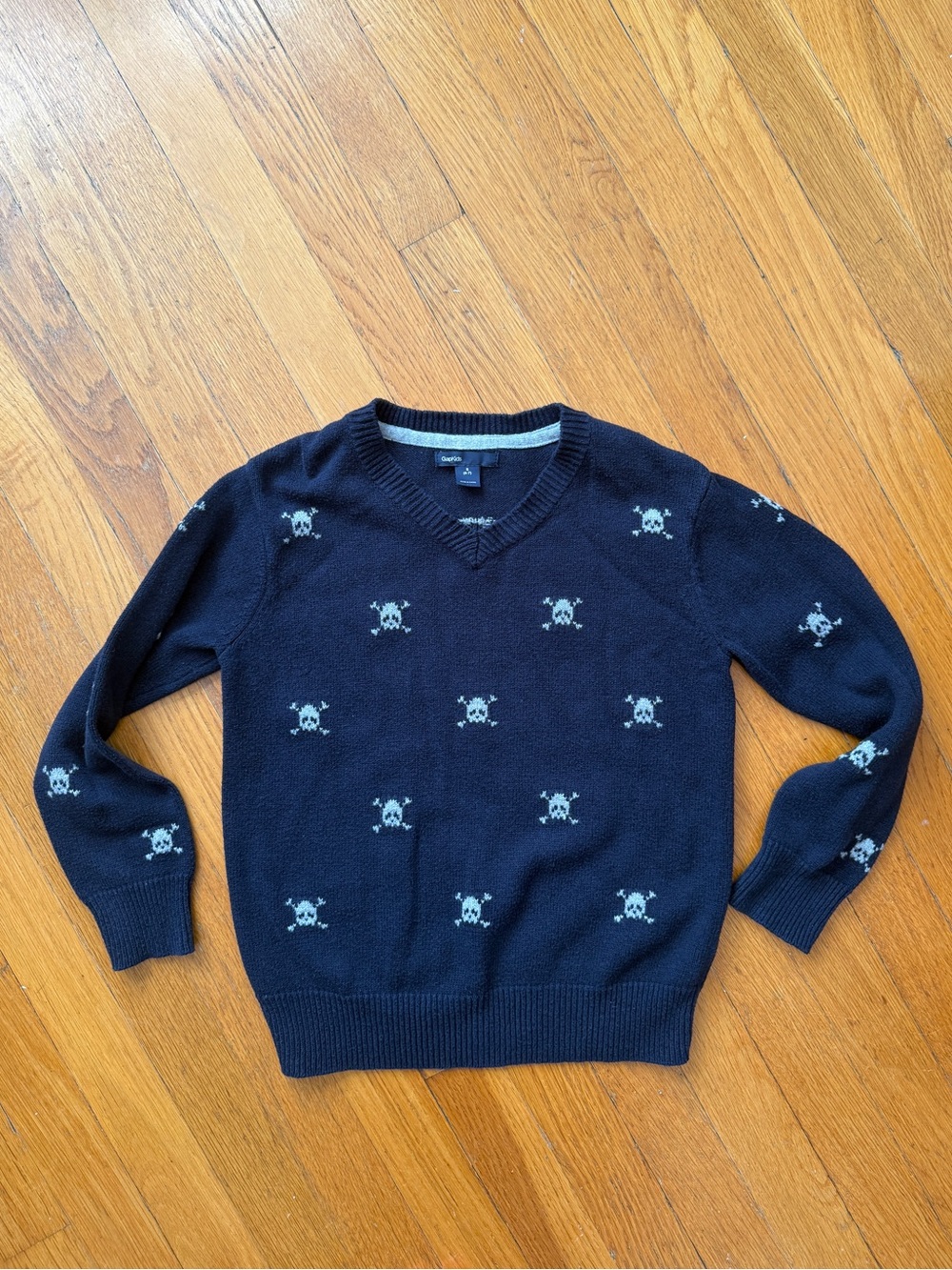 Boys small (6-7) Gap Kids Skull Sweater